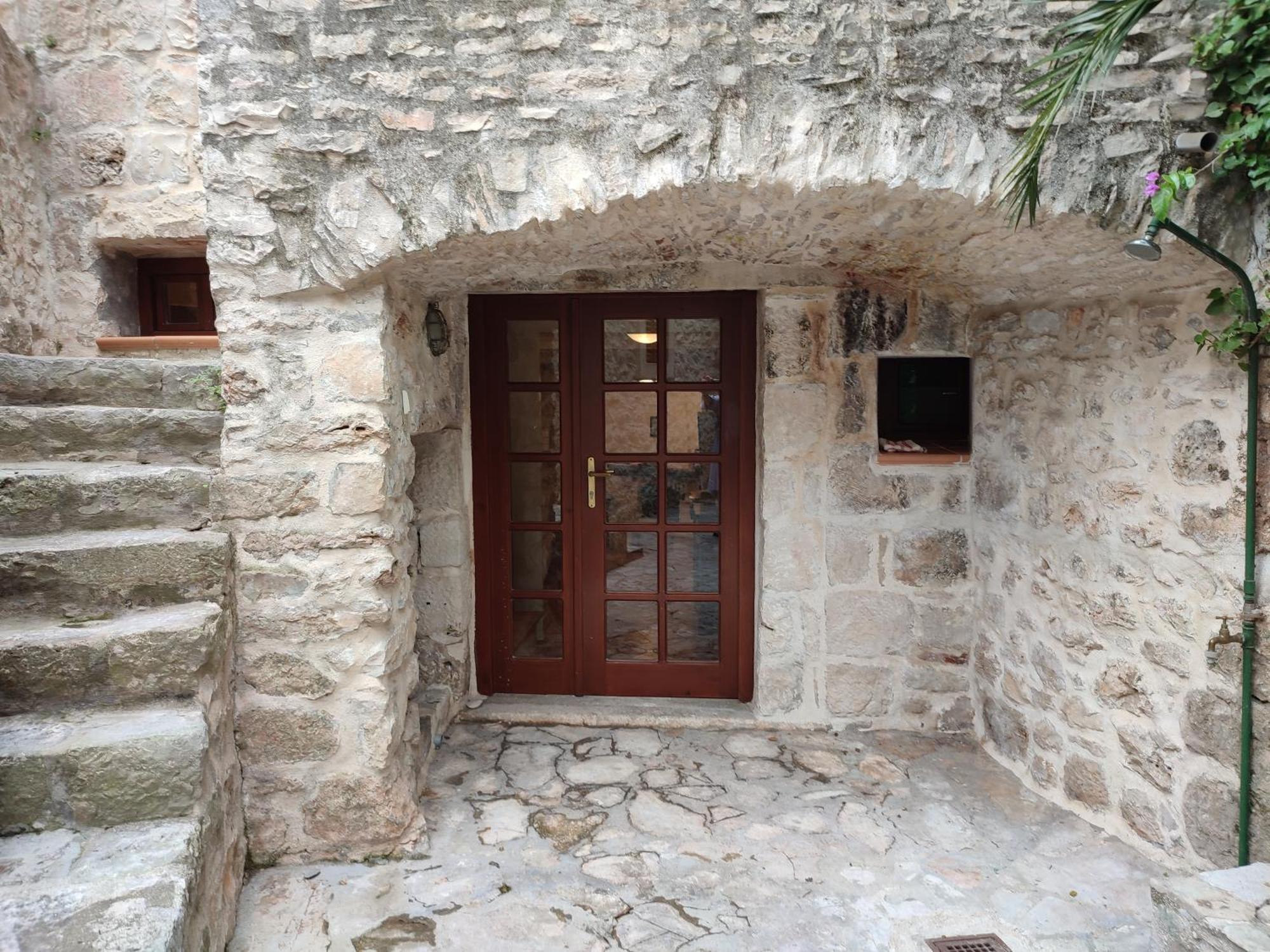 Villa Rustika Sutivan Ngoại thất bức ảnh