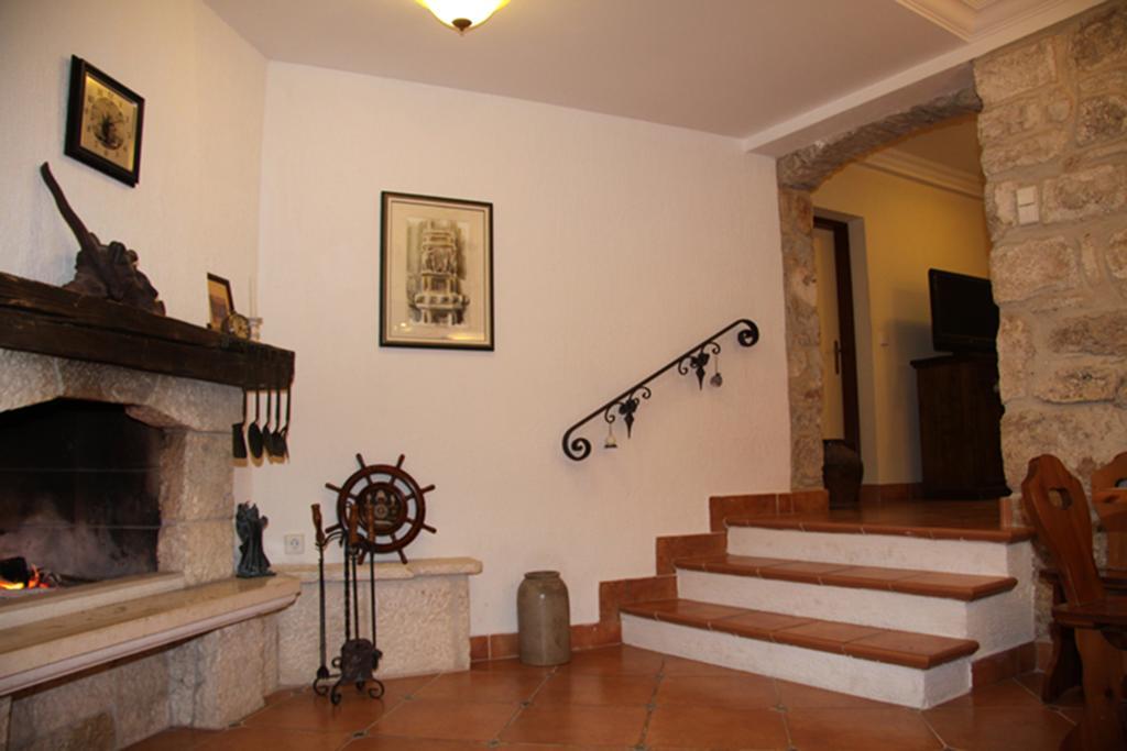 Villa Rustika Sutivan Ngoại thất bức ảnh